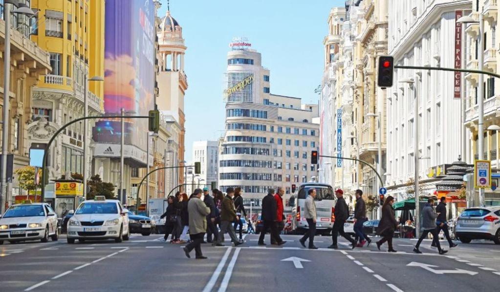 Punta Me Rooms Near The Gran Via Madrid Bagian luar foto