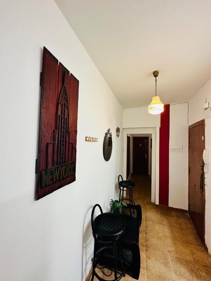 Punta Me Rooms Near The Gran Via Madrid Bagian luar foto