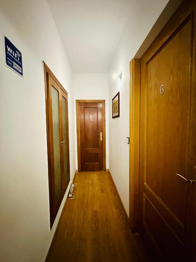 Punta Me Rooms Near The Gran Via Madrid Bagian luar foto
